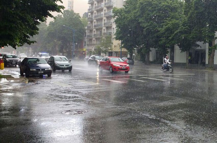 Las lluvias volverán el fin de semana, con chaparrones durante todo el sábado y la mañana del domingo.