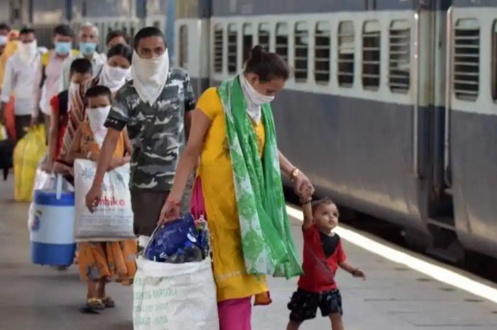 Nueva Delhi se declara en confinamiento ante el repunte de casos de Covid-19