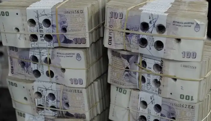 Es tan grande la cifra de circulante que muchas entidades bancarias no tienen dónde guardarlos.
