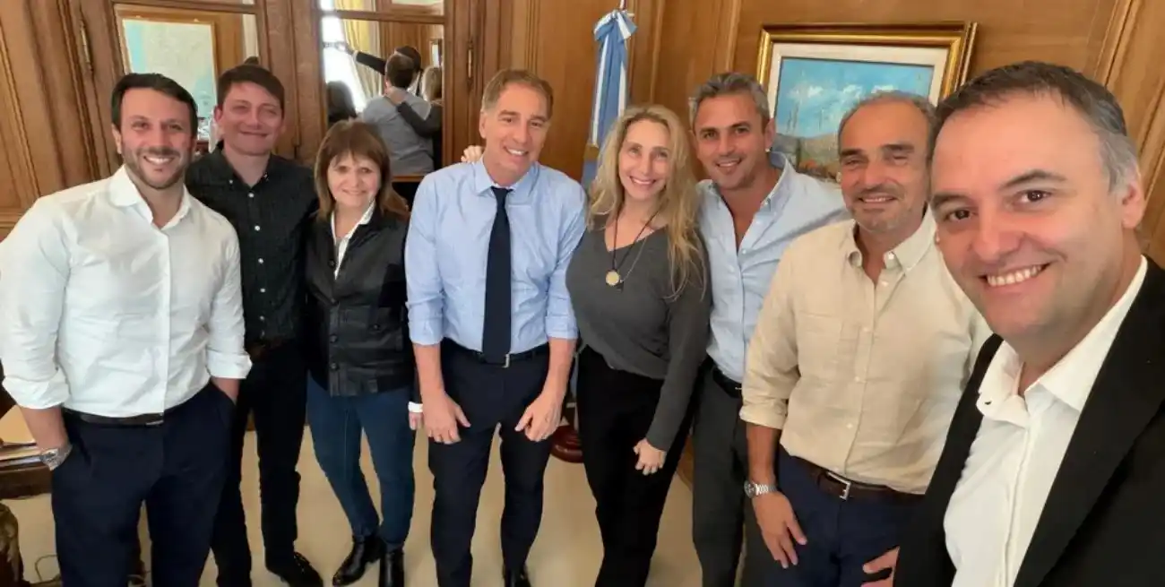 La Mesa Política y una costumbre casi semanal.