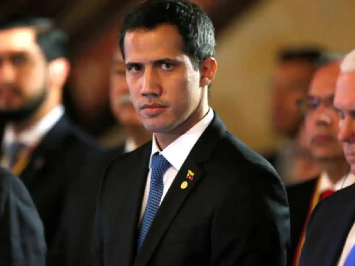 Juan Guaidó regresa a Venezuela y podría quedar detenido por el régimen de Maduro