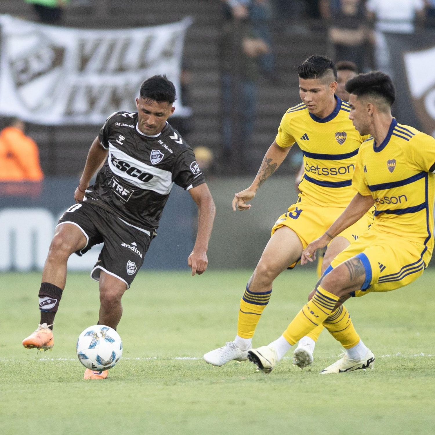 Boca tuvo un pálido empate ante Platense en el estreno de Diego Martínez