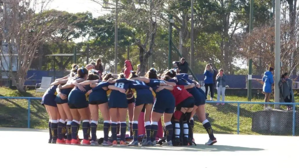 La UDC ganó sus primeras dos presentaciones. Foto: Info Hockey