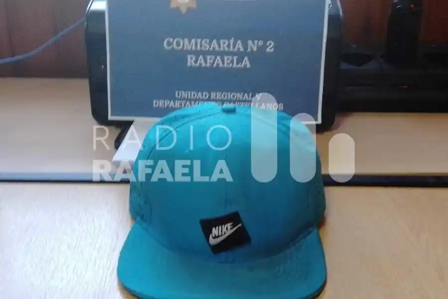 Lo agredieron para robarle su gorra y la pudo recuperar