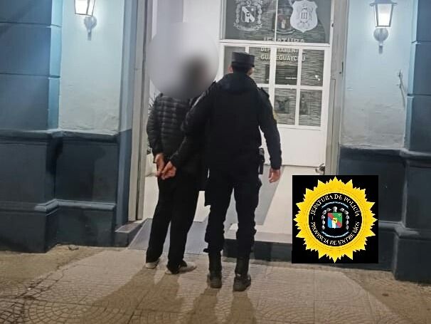 Iba en su camioneta borracho, lo paró tránsito y terminó detenido