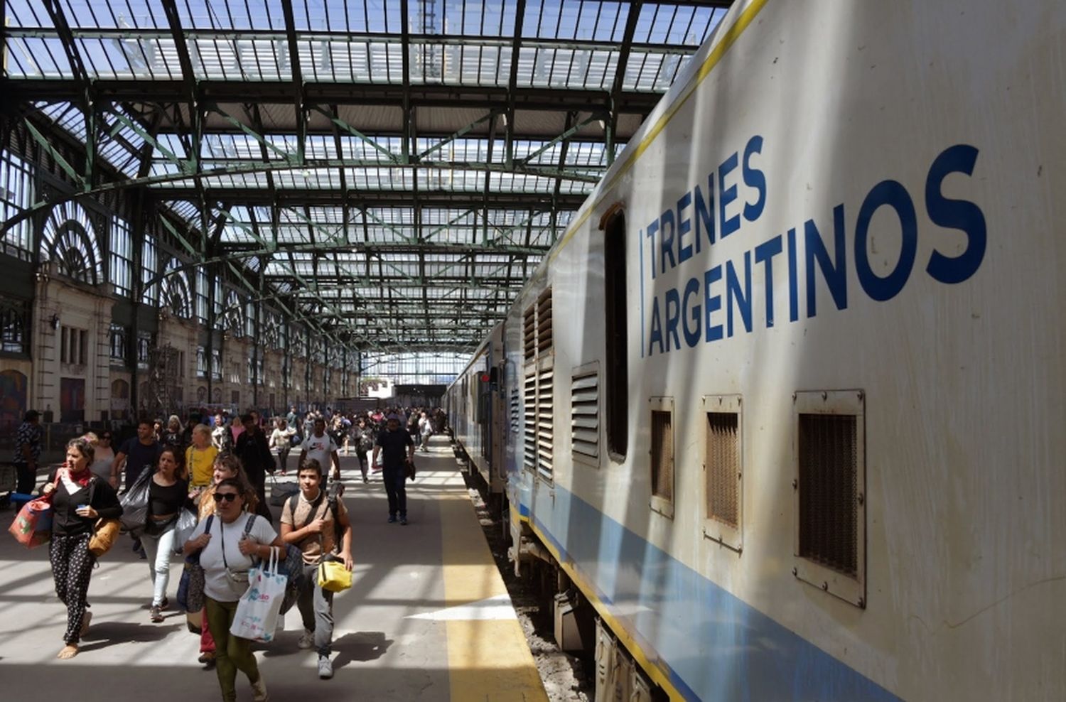 A partir de mayo aumentan un 53% los pasajes de tren