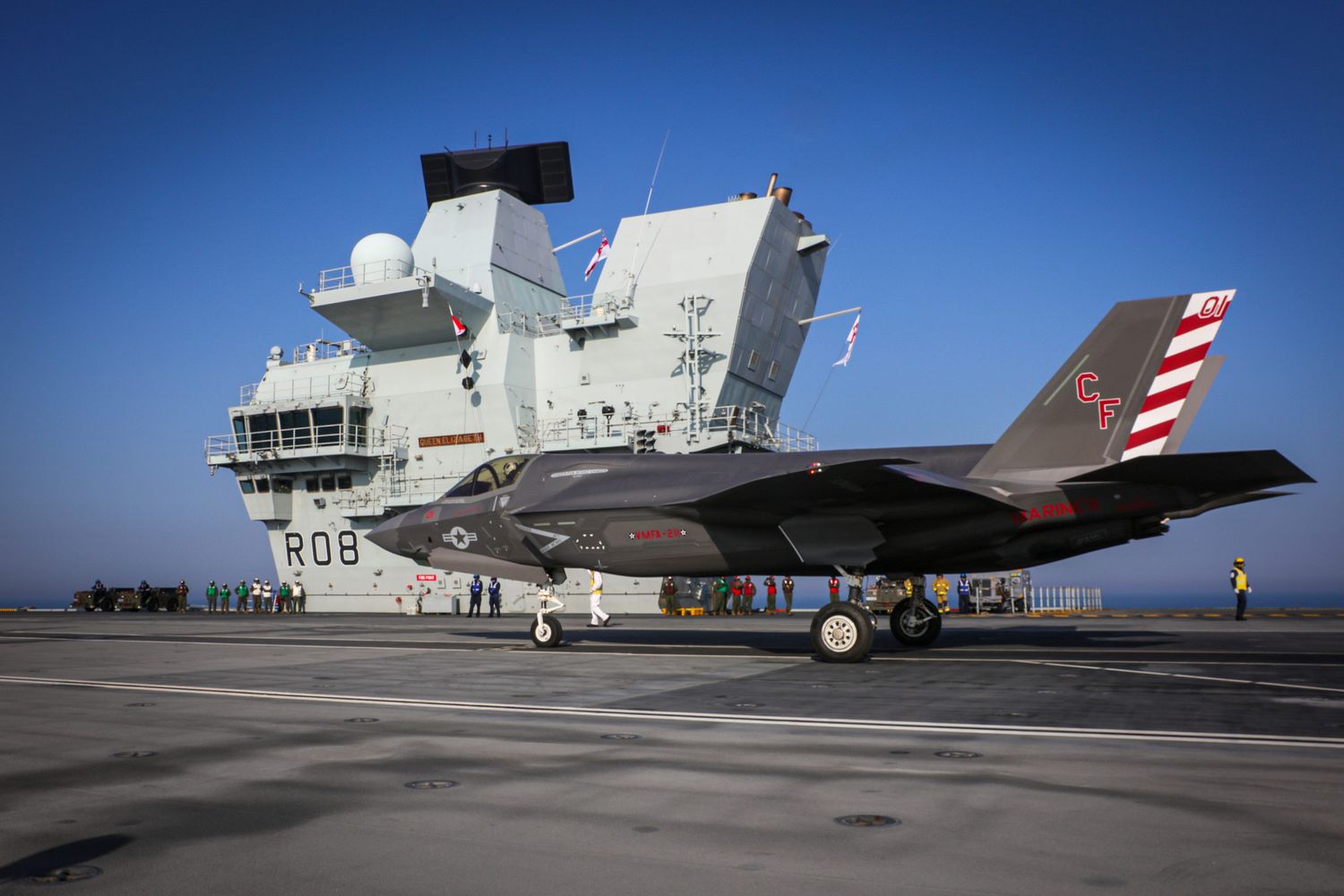 [Fotogalería] Los Lockheed Martin F-35B de los Marines de EEUU operando desde el HMS Queen Elizabeth