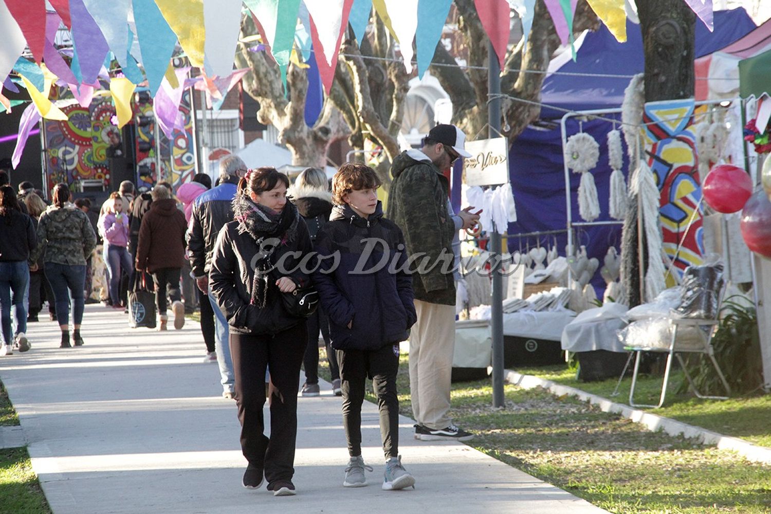 Preparativos. Para la celebración en la plaza