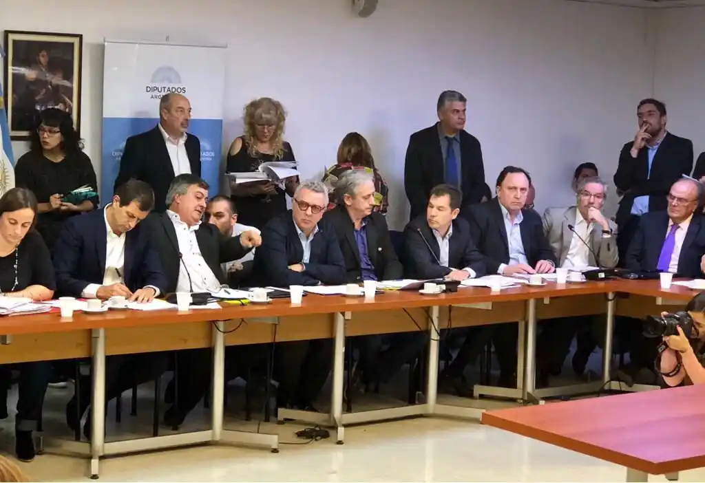Intendentes de la oposición se reúnen en Diputados para ponerle un freno al tarifazo