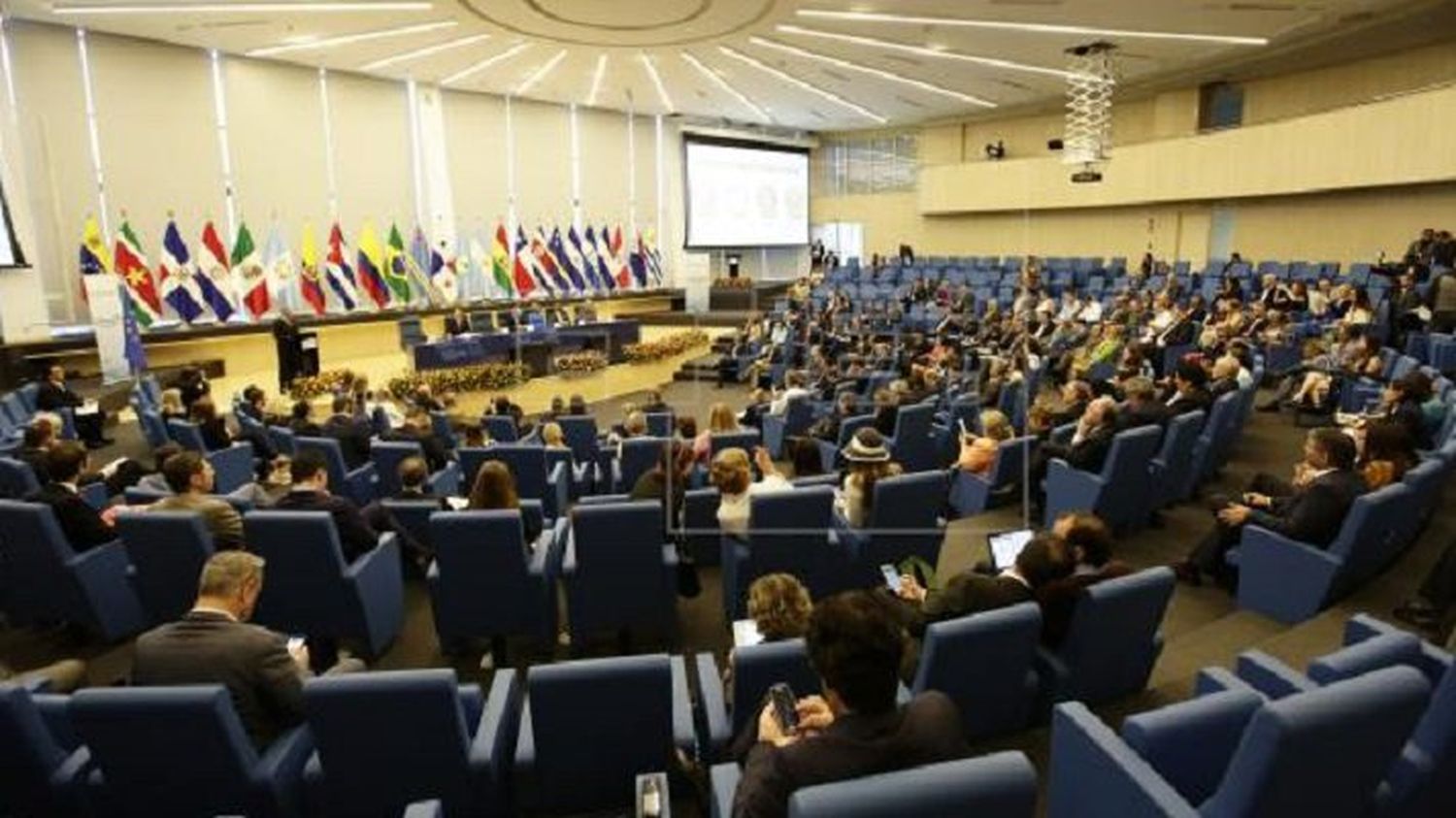 Piden ante la EUROLAT  que se reconozcan los títulos del personal de salud venezolano migrante