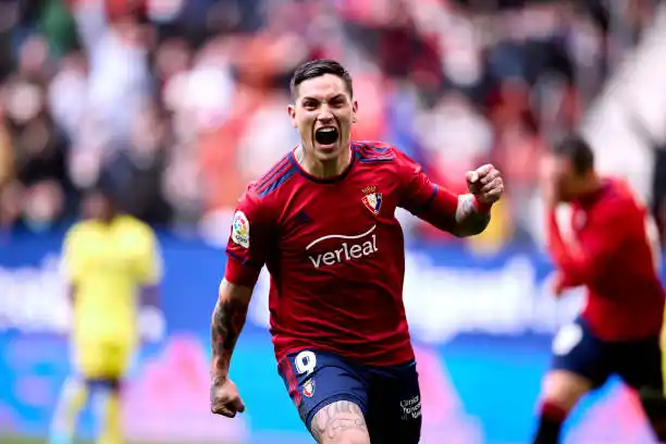 Avila festeja el gol del triunfo para Osasuna.