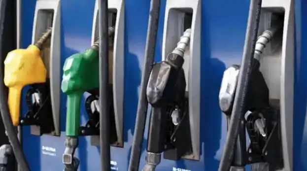 A pesar del congelamiento anunciado por el Gobierno, aumentan las naftas otra vez
