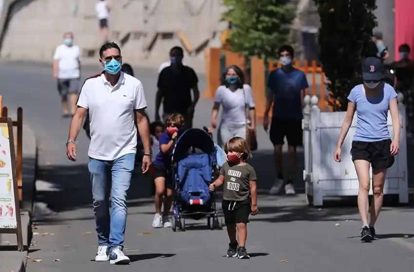 Francia detectó un foco de contagio de la variante Delta del coronavirus en un instituto