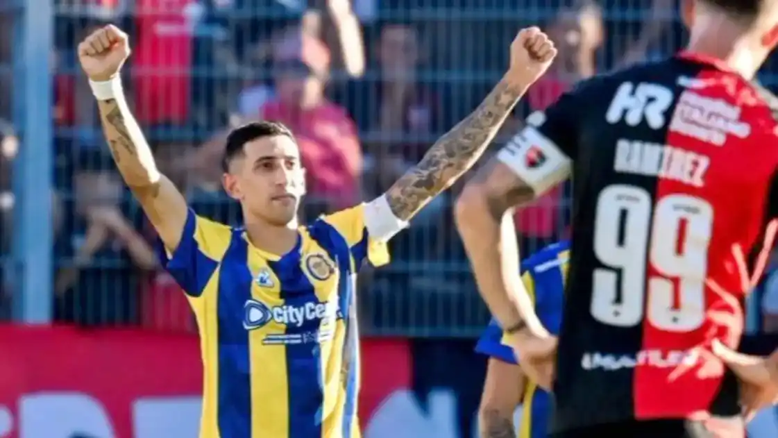 Festeja "El Fideo" Di María y todo Central. Foto: NA.