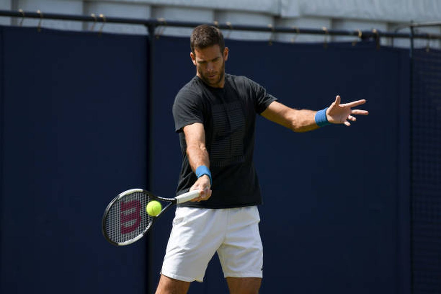 Del Potro continúa con su recuperación y se mostró nuevamente dentro de una cancha