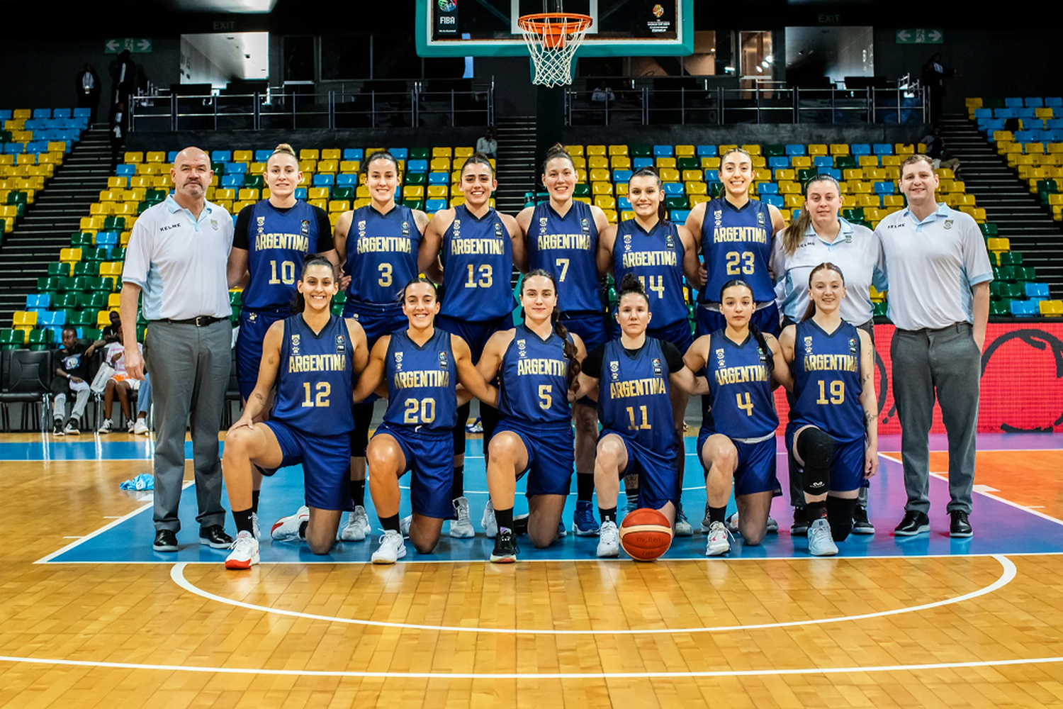 Triunfo en el debut buscando un lugar en el mundial. Foto: FIBA