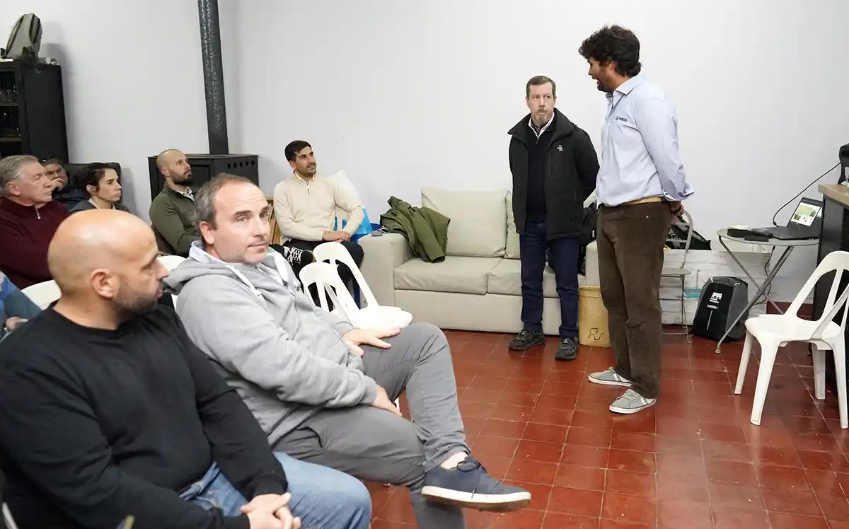 Charla técnica. Se desarrolló en Agro La Nair con la presencia de productores
