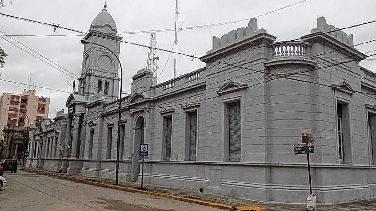 Incumplió la prisión domiciliaria y amenazó a su ex pareja con un arma