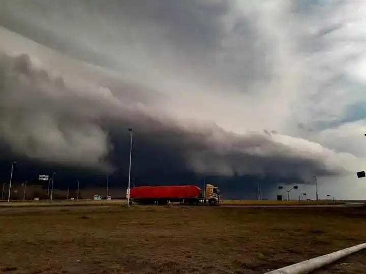 Rigen alertas por tormentas y vientos fuertes en la provincia de Buenos Aires