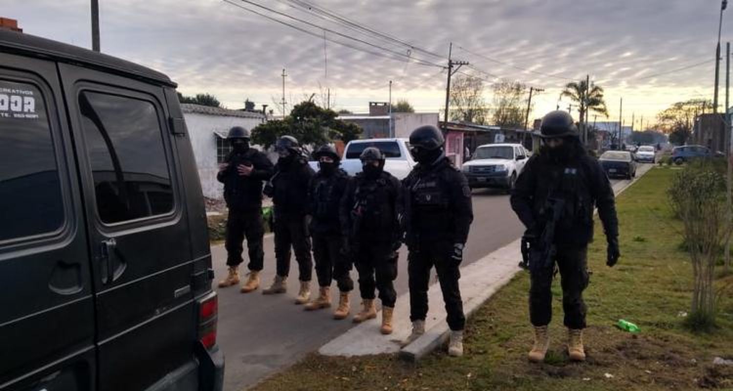Allanan domicilios de San Pedro por una causa por venta de drogas