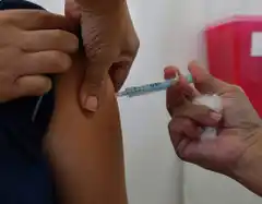 ¿Será necesario aplicarse una tercera dosis de refuerzo de la vacuna contra el Covid-19?