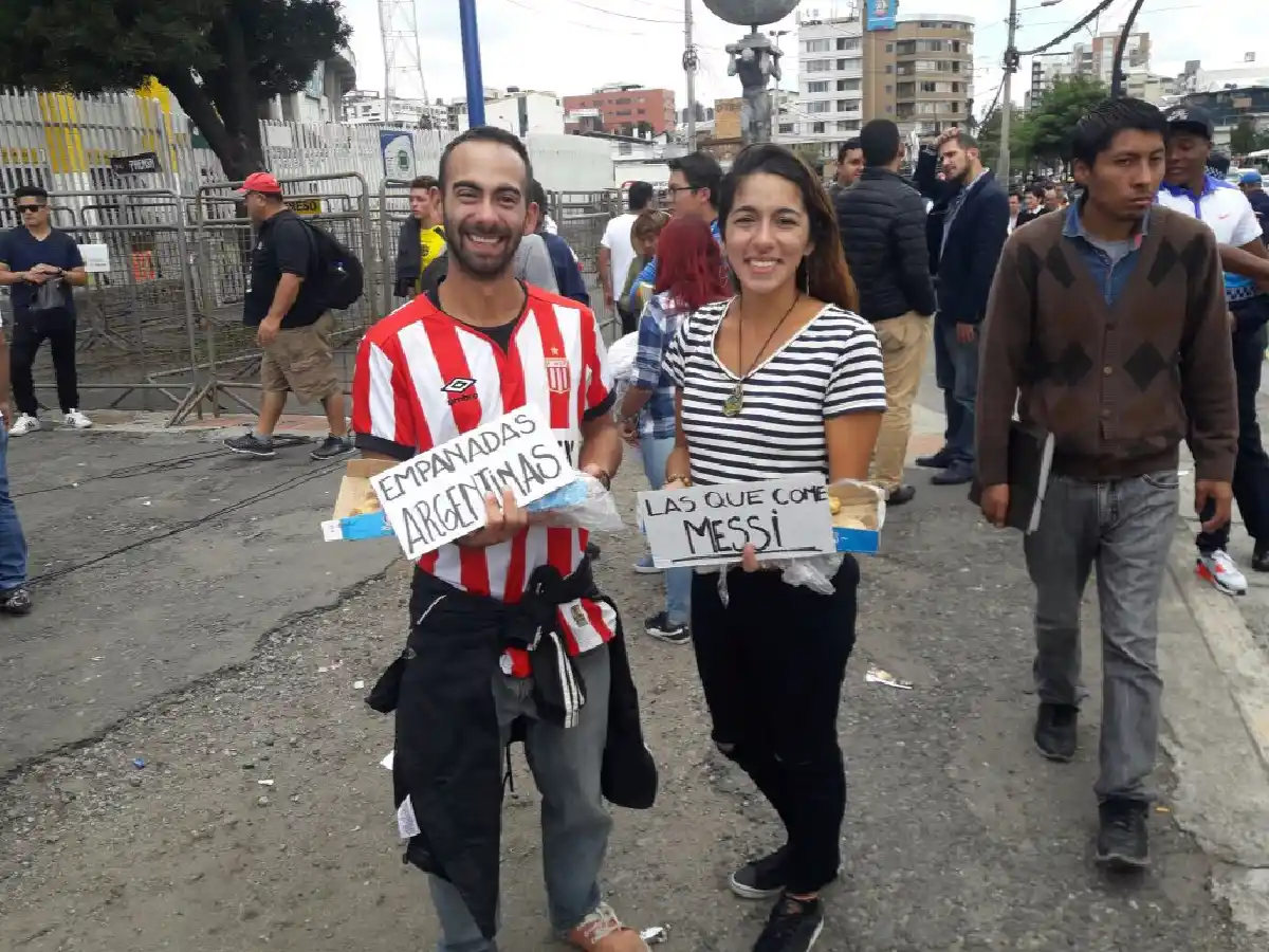 Venden empanadas, para ver a la selección 