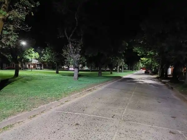 Sectores de Hipólito Yrigoyen y bulevares ya cuentan con iluminación led