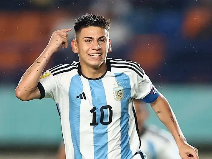 Echeverri anotó los dos primeros tantos de Argentina.