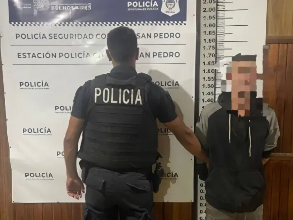 El joven fue aprehendido y trasladado a la Comisaría.