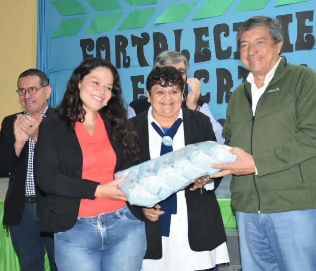 Nutrifor entregó productos alimenticios a escuelas de Capital