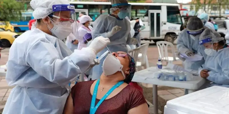 Colombia reporta 132 muertes por COVID-19, la cifra más baja desde julio