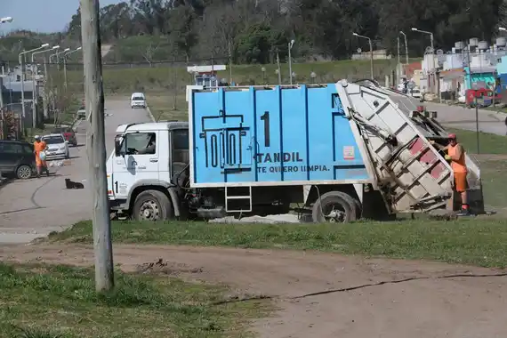 Sin recolección, con guardias de salud y horarios especiales para el transporte público