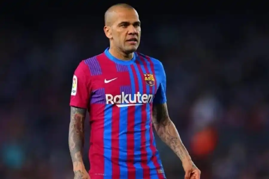 La medida que tomó el Barcelona tras la condena por violación a Dani Alves: "Ya no es más leyenda"
