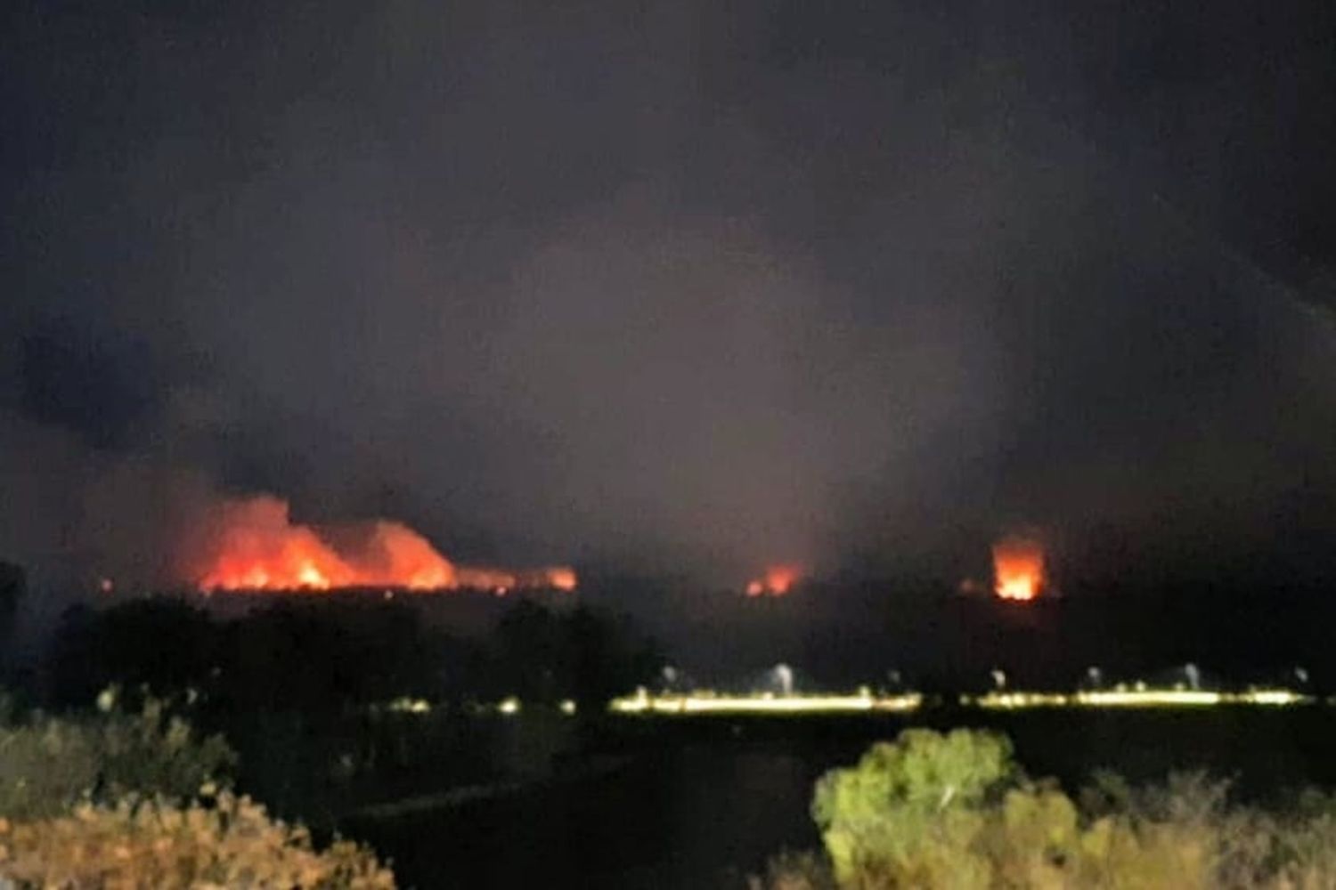 Volvió el humo a Rosario por nuevos incendios en las islas