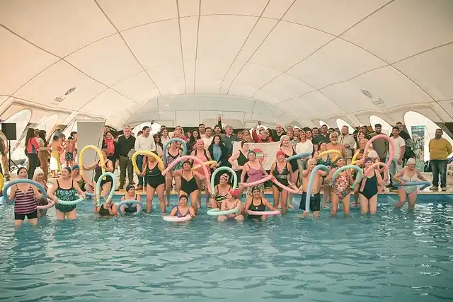 Escobar tiene su primera pileta climatizada municipal: “La felicidad es un derecho”, dijo el intendente