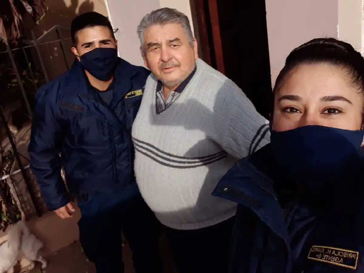 Policías de Arroyito colaboraron para devolver una suma de dinero a su dueño