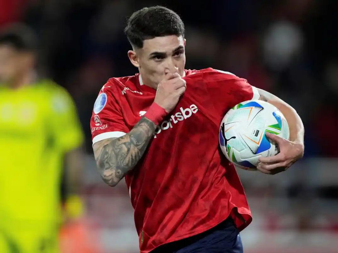 Santiago Montiel, ganador del Premio PUSKAS al mejor gol del 2025.Foto: FotoBaires