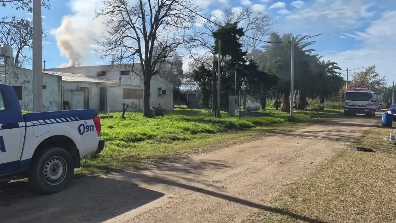 Las Varillas: intentaban encender una estufa a leña y se incendió una vivienda