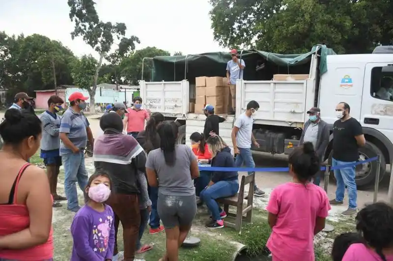 Familias Qom recibieron módulos alimentarios