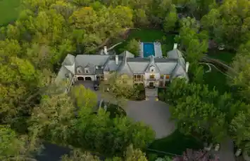 Esta es la mansión del deportista que ocupa varios metros cuadrados