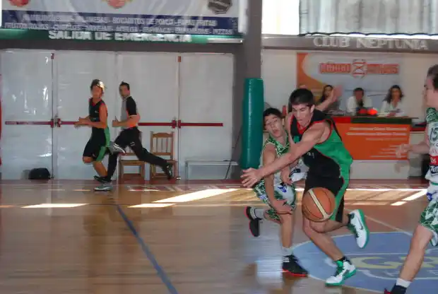 Neptunia y BH juegan por la zona campeonato