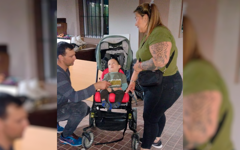 Todos por Bastian: donaron una silla de traslado y gestionan la silla postural