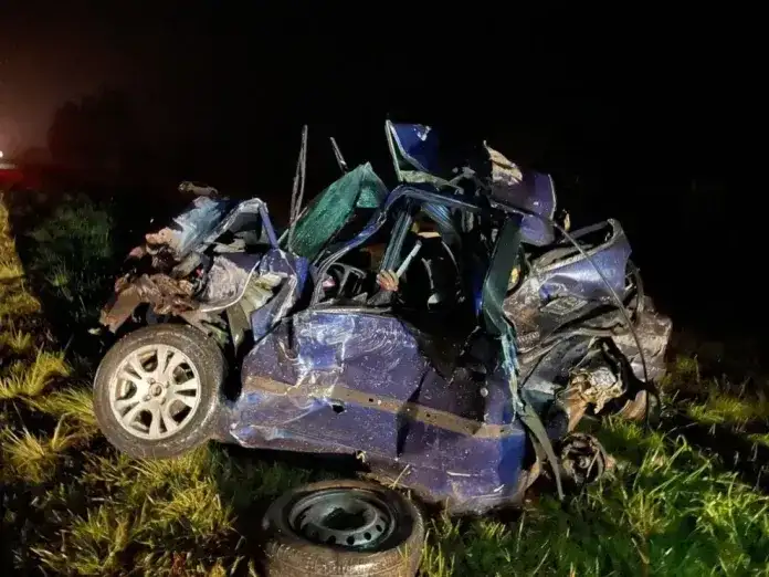 Violento siniestro en Ruta 12: dos heridos graves tras choque entre dos autos y un camión