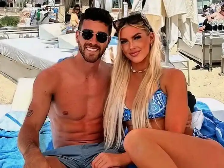 Marcos Senesi y Kelci-Rose Bowers: su historia de amor y la reacción a un llamado que se volvió viral