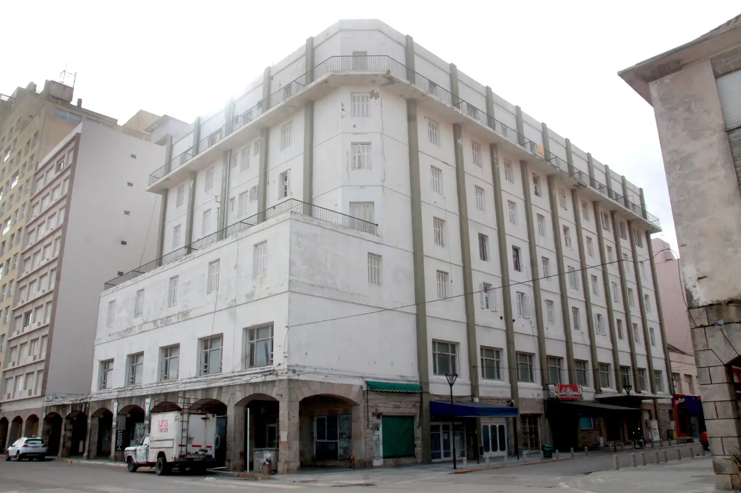Edificio Royal. Fue el primero de seis pisos en la zona balnearia