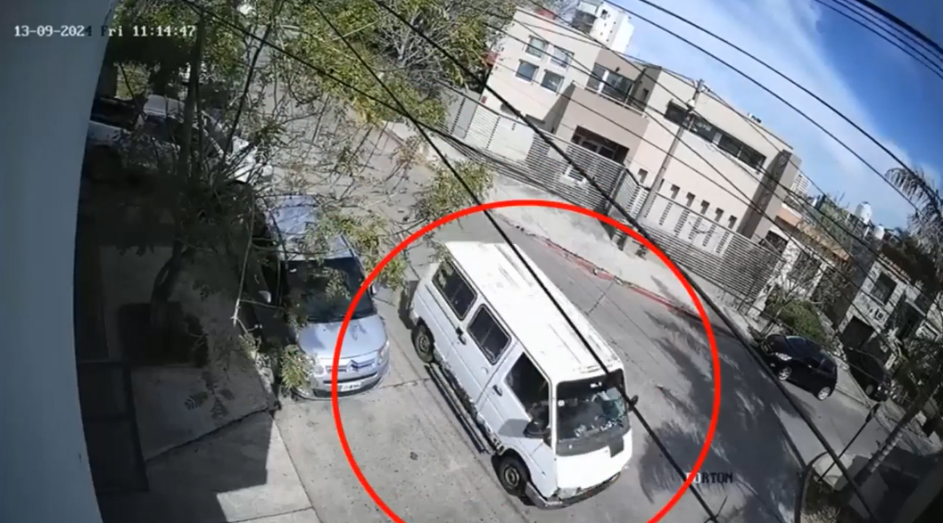 Tras el asalto a los dirigentes de la UOM los ladrones escaparon en una combi. Según los investigadores, dos de ellos son los que perpetraron el robo en San Pedro.