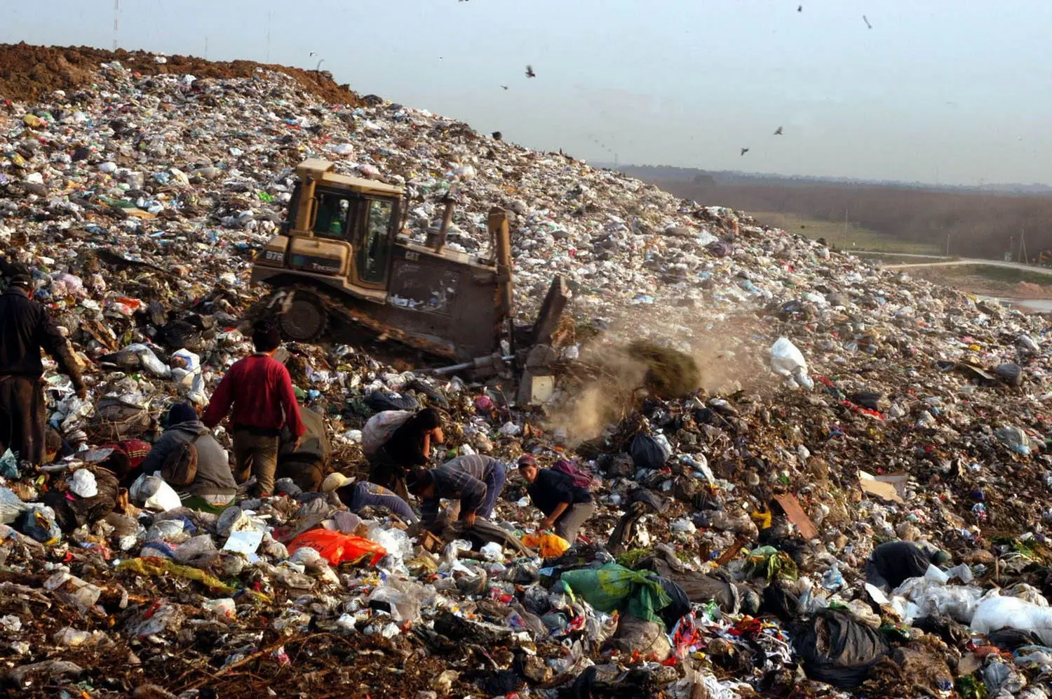En el Conurbano, una de cada cuatro personas vive cerca de un basural