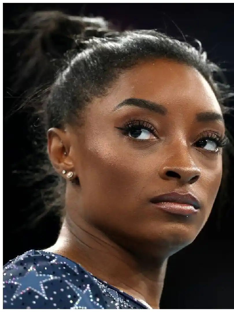 Simone Biles critica duramente a Riley Gaines por sus comentarios antitrans en el deporte