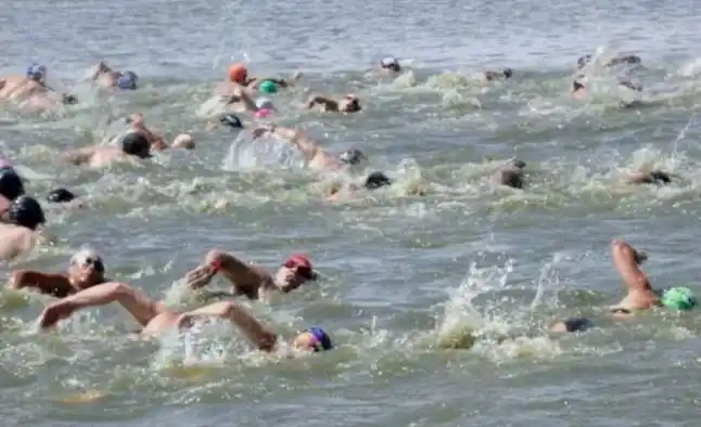 Maratón Acuática “Ciudad de Mar del Plata” y Travesía por Mogotes