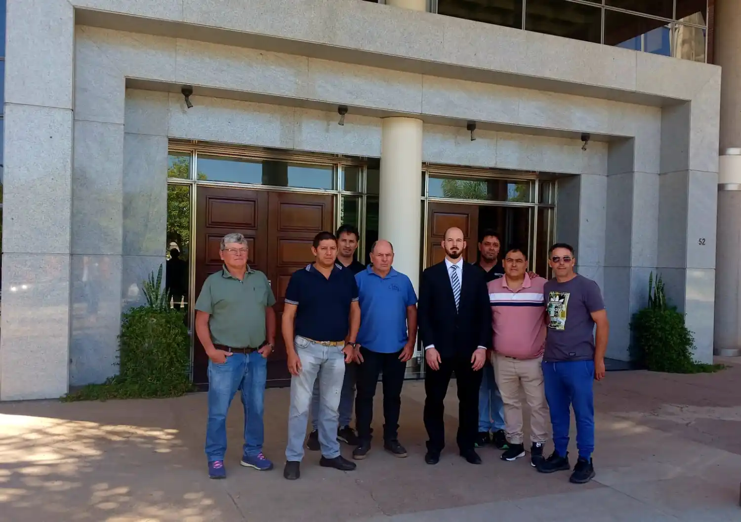 Los trabajadores, hoy en los tribunales de San Francisco.
